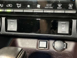 スイッチひとつでシートがすぐに温まり、寒い季節も快適。運転席と助手席に装備されています。