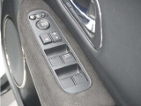 ◆パワーウィンドウスイッチ◆運転席から全席の窓の開閉操作を行うことが出来いつでも換気ができます!
