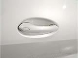 コーナーセンサーが搭載しておりますので、車庫入れの際など、障害物の接近を音で知らせます。