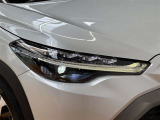 ○暗い夜道も明るく照らします○LEDヘッドライト装着車! 夜間のドライブも安心ですね♪消費電力が少なくて明るいなんて、◎です☆