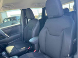 助手席も落ち着いて乗車いただけます。
