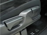 ◆シートハイトアジャスター◆運転席を上下に高さ調節ができます!運転ポジションを体格に合わせてシート調整できます。