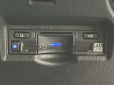 ETC車載器搭載しております。高速道路も料金支払いレーンに並ばず通過でき、とても便利です。ETCカードもお車購入時に入会する事ができます。お気軽にお問い合わせ下さい。