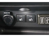 運転席と助手席には寒い日の肩や腰、冷えやすい下肢を温めてくれるシートヒーターが付いております!