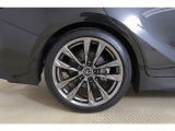 235/40R19 265/35R19