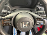 減速セレクター付き!エンジンブレーキの利きにくいHEV車ですが、回生ブレーキの強さを調整することができるので坂道が続いても安心して運転できますよ♪