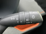 視認性の高いデザインで、安全な車線変更をサポート。操作もスムーズで快適です。