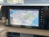 ♪ナビ付いてます!一度使い出すとナビにいつも頼っちゃいます!遠方に旅行する時には本当に重宝しますよ〜 ♪
