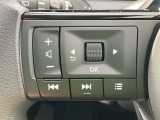 ステアリングスイッチです。手元でオーディオの操作ができます。