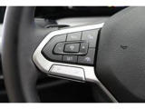 【ステアリング左側】ACCなどの運転支援の操作のスイッチ類です。ACCは高速道路などで前に走る車との距離を保ちながら追従走行する運転支援システムです。