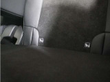 ◆ISOFIX◆シートベルトいらずでチャイルドシートと固定金具を連結するだけでガッチリ固定できます。