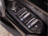 車の乗り降りの際に必ず触るドアハンドルです。使用感が気になる方はお気軽にお申し付けくださいませ。