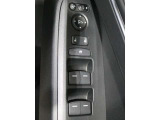 運転席のスイッチ類です。