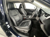運転席は8WAYパワーシート!最適なドライビングポジションに調整できます!電動ランバーサポートで運転時の腰の負担を軽減できます!