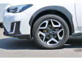 純正18インチアルミホイール、タイヤサイズ 225/55R18