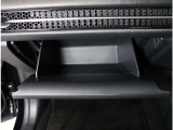 ブラインドスポットインフォメーション装備 鏡のすみっこがオレンジ色に光って教えてくれます。