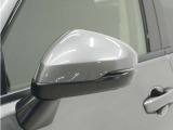 ◆ドアミラーウインカー◆ドアミラーにウインカーを装備しています。対向車に自身の進行方向を合図し安全に運転できます。