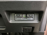 ETCが装着されています。再セットアップ後高速道路の料金所をノンストップで通過できて大変便利です。