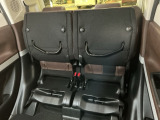 リアシート座面を持ち上げると、背の高い荷物を積むのに便利なトールモードに変身します!多彩なシートアレンジで使い勝手良好!