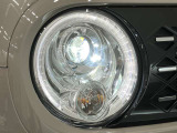 【LEDヘッドランプ】明るいライトが夜間の安全運転をサポートします。消費電力も少なく長寿命です。
