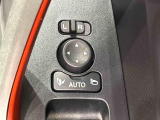 オート格納機能付きミラー  キーフリーシステムのドア施錠に連動して自動的に格納!乗降時のミラー操作の手間が省けて便利です♪閉じ忘れを防げるほか、降車の直前まで後方の確認ができます!!