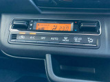 【フルオートエアコン】車内を適温に保ち快適に過ごせます♪