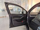 BMWプレミアムセレクション前橋では、高年式低走行モデルからMモデル、年式が経ちなかなかディーラーでは見かけないモデルまで幅広いラインナップで認定中古車を取り扱っております。品質に自信があります。