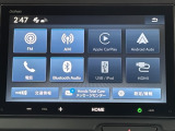 ディスプレイオーディオ装着車です。ラジオ、Bluetoothオーディオ、ミュージックプレーヤー接続など多彩なオーディオ機能を搭載♪
