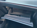 車両の詳細、ご質問につきましては、弊社営業スタッフまでお気軽にご連絡下さいませ。遠方のお客様には実車の詳細画像送信も承ります。お客様からのお問合せをお待ち致しております。