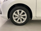 タイヤサイズは 185/65 R15 です。