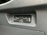 高速道路の料金所もスムーズに通過できるETC。阪神高速はETC使用時に距離料金でお得になります!ビルトインタイプですので、綺麗にスッキリ収まっています。渋滞回避などの様々な機能の付いたETCです!