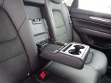 プロの技術と専用資材で車内の隅々まで確かに清掃・除菌!普段の手入れでは落としきれないシートの汚れや気になるニオイも可能な限り除去し、清潔で心地よい快適な室内空間へと仕立て上げております。