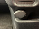 12V 120W電源付。携帯の充電や簡易空気清浄機など手軽に電源を得られます。