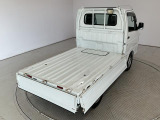 【3方開】荷台のゲートは3方向に。シーンに合わせ、効率よく荷物の積み下ろしが行えます♪