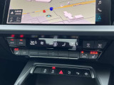 ●スイッチ類・ダイヤル類など細部までこだわりを感じ取れるインテリアです。Audiでは触感開発チームがございます。クリック感は操作する喜びを感じていただけます。