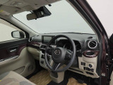 当社は購入後のアフターケアを大切にしております。納車後、1ヶ月無料点検、半年ごとにあんしん点検、12ヶ月法定点検の誘致をします。また車検までの点検をセットにした『ワンダフルパスポート』を販売中です。