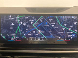 【ナビ純正】12.3インチワイドコントールディスプレイは、画面内に多数の情報を表示する事が可能です。センターコンソールiDriveコントローラー操作だけでなく、タッチパネルでの操作も可能となっております。