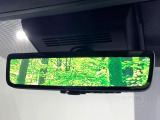 【デジタルインナーミラー】後席の大きな荷物や同乗者で後方が確認しづらい時でも安心!カメラが撮影した車両後方の映像をルームミラー内に表示。クリアな視界で状況の確認が可能です!