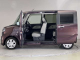 【車内ルームクリーニング済】専門スタッフにより車内はきれいにルームクリーニングを行っております。