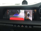 サラウンドビュー付きパーキングアシストシステムを標準装備。サラウンドビューは、駐車時や狭い路地から出る際などに運転操作をアシストしてくれます。