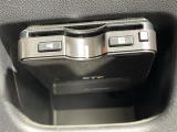 【ETC】有料道路を利用する際に料金所で停止することなく通過できる、ETC車載器(ノンストップ自動料金収受システム機器)が装備されています。セットアップを行うことで利用可能になります。