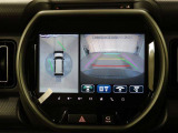 パノラミックビューモニター付きです。車両を上から見たような映像をディスプレイオーディオ画面に表示。運転席からの目視だけでは見にくい、車両周辺の状況をリアルタイムでしっかり確認できます。