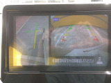 アラウンドビューモニターは自分の車を上空から見ているような画像で駐車場へ止められます♪日産独自のサポートシステムです♪