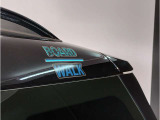 フロントタイヤより前の重量をなくし、車の運動性能を高めております。フロントタイヤから鼻先までが短いため、数値にてあらわれる「最小回転半径」より、小回りが利くことを実感いただけると思います。