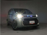 高輝度で点灯速度が速いLEDヘッドライト装備!LEDの明るい光が走行中の視界の確保をサポートして、夜のドライブがより楽しく安全に運転できます♪