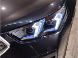 エンジェルアイ、イカリングと呼ばれるBMWのライトの正式名称は「コロナリング」です。一目でBMWとわかる伝統のデザインです。