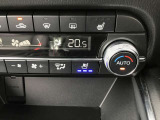 シートベンチレーション付きで夏も快適シートでドライブ!