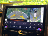 【パノラミックビューモニター】専用のカメラにより、上から見下ろしたような視点で360度クルマの周囲を確認することができます☆死角部分も確認しやすく、狭い場所での切り返しや駐車もスムーズに行えます。