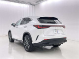 「バックフォルム」です。トランク・ラゲッジスペースには、多くの荷物を入れることが可能です。