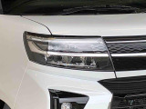 ☆オートライト機能☆車外の明るさに応じて自動的にヘッドランプを点灯・消灯。夕暮れ時やトンネルなどで役立ちます!